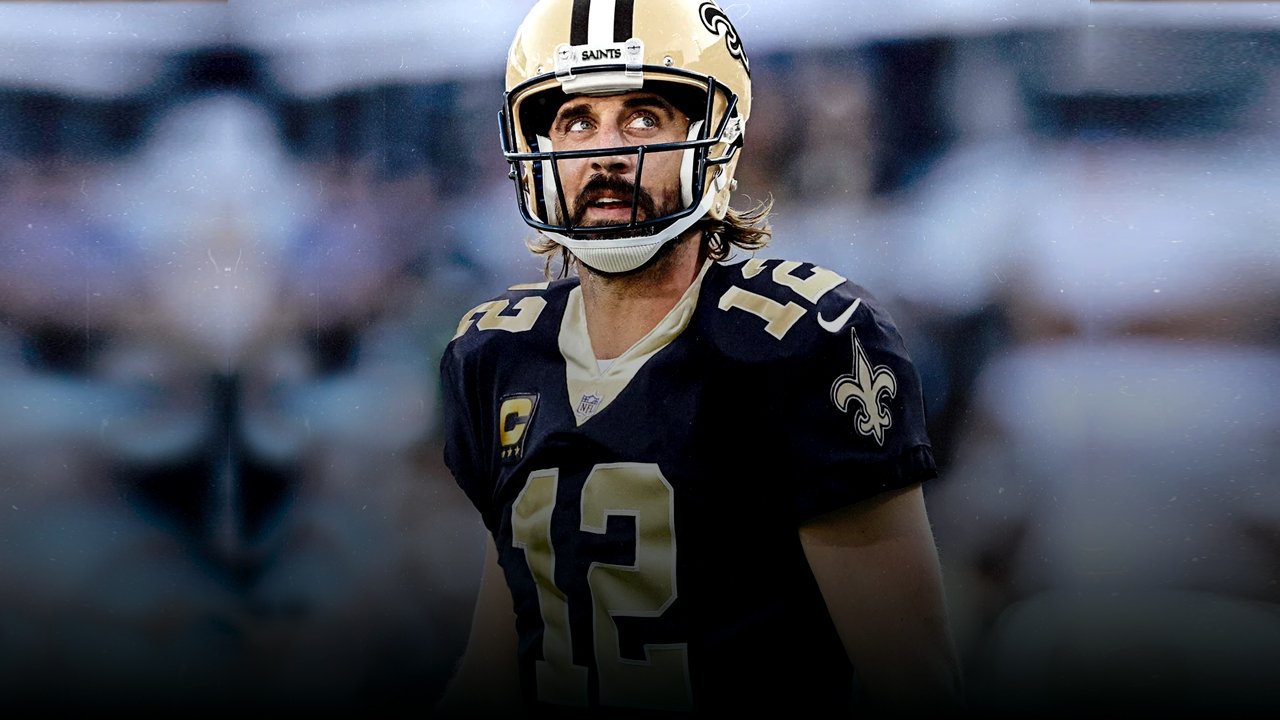 Aaron Rogers in a Saints Uniform amid rumors of a possible signing